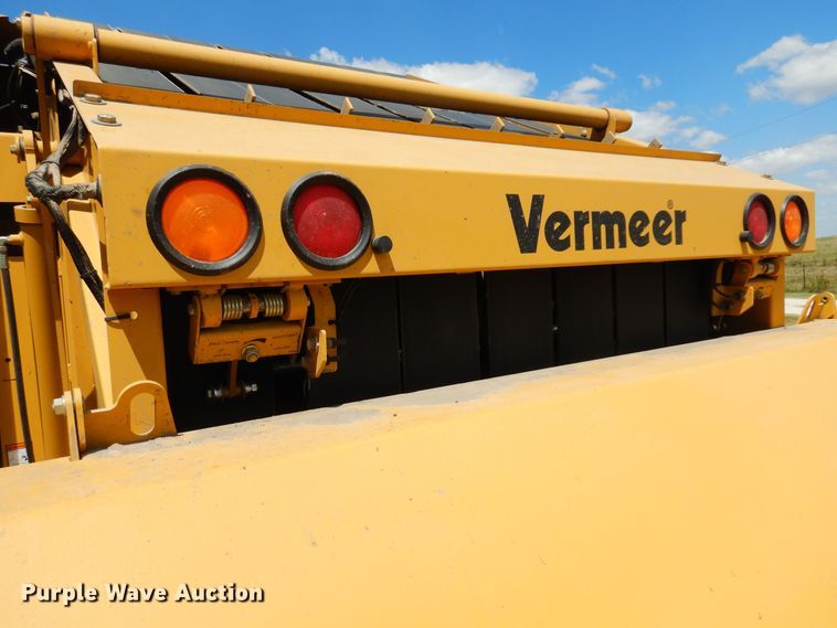 image for item DB7831 2005 Vermeer 605M  round baler