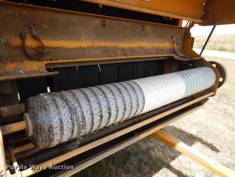 image for item DB7831 2005 Vermeer 605M  round baler