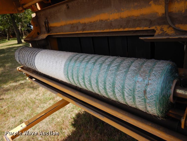 image for item DB7831 2005 Vermeer 605M  round baler