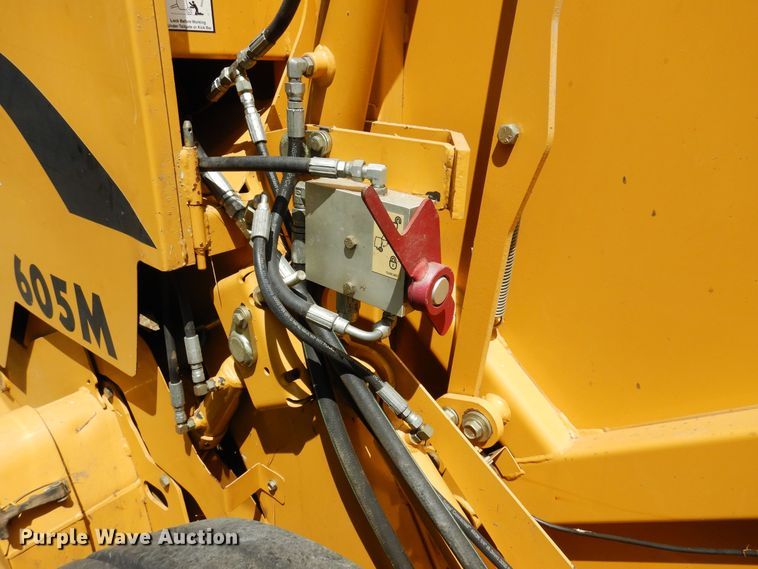 image for item DB7831 2005 Vermeer 605M  round baler