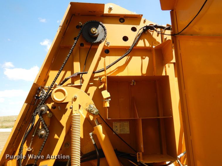 image for item DB7831 2005 Vermeer 605M  round baler