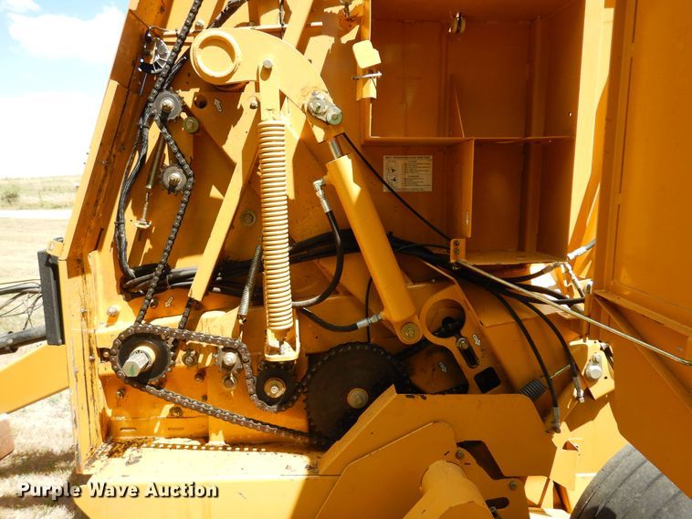 image for item DB7831 2005 Vermeer 605M  round baler