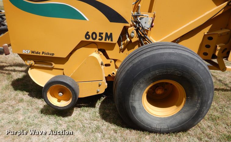 image for item DB7831 2005 Vermeer 605M  round baler