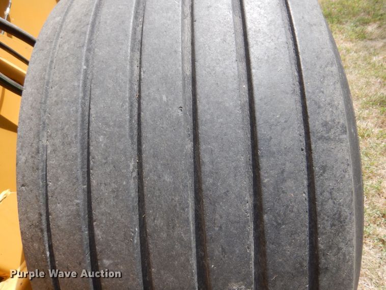 image for item DB7831 2005 Vermeer 605M  round baler