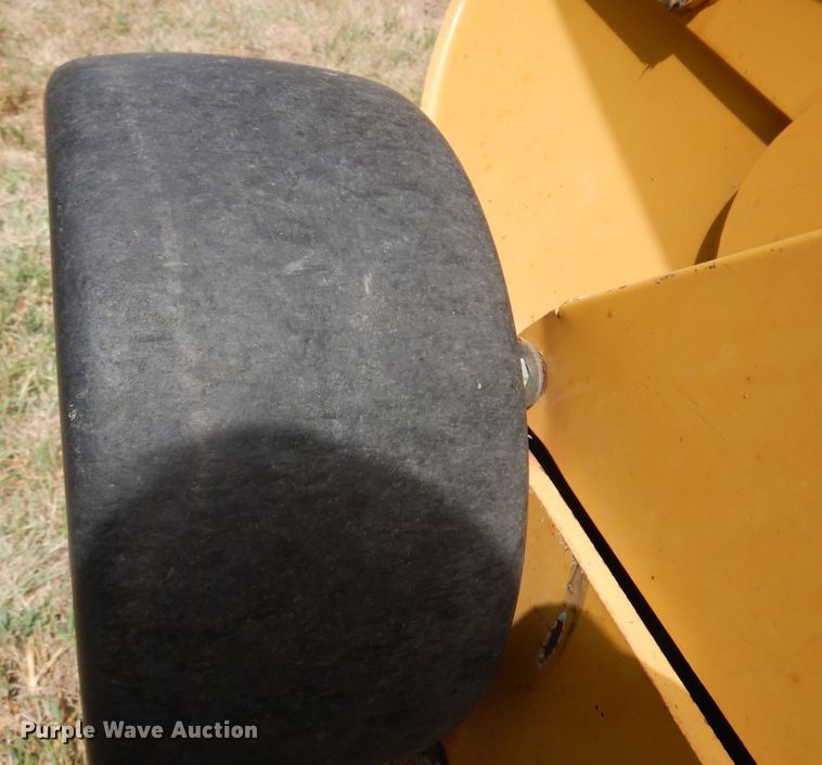 image for item DB7831 2005 Vermeer 605M  round baler