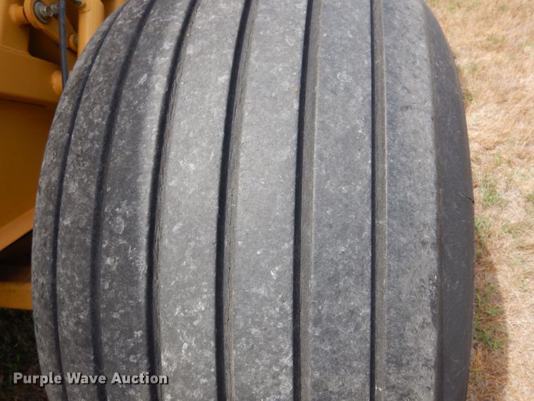 image for item DB7831 2005 Vermeer 605M  round baler