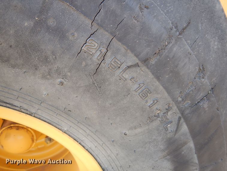 image for item DB7831 2005 Vermeer 605M  round baler