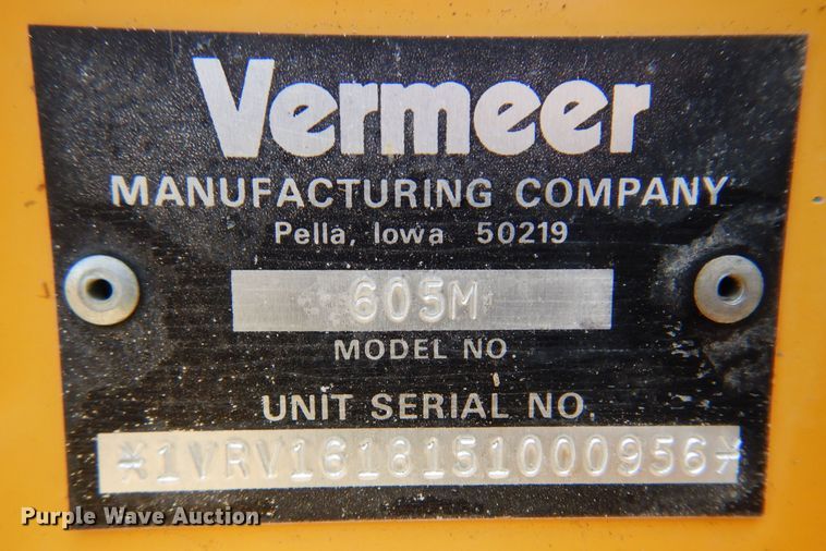 image for item DB7831 2005 Vermeer 605M  round baler