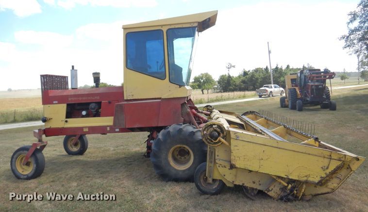 image for item DB7832 New Holland 1112  windrower