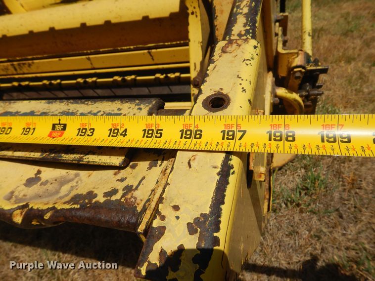 image for item DB7832 New Holland 1112  windrower