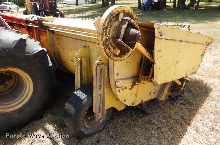 image for item DB7832 New Holland 1112  windrower