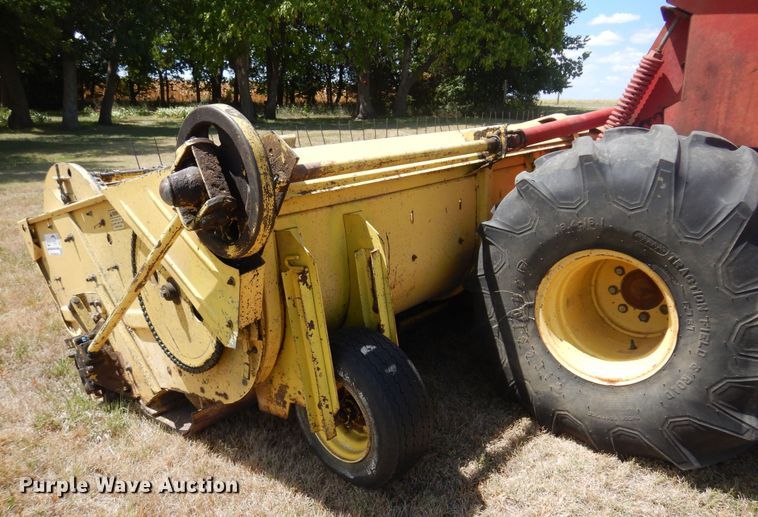 image for item DB7832 New Holland 1112  windrower