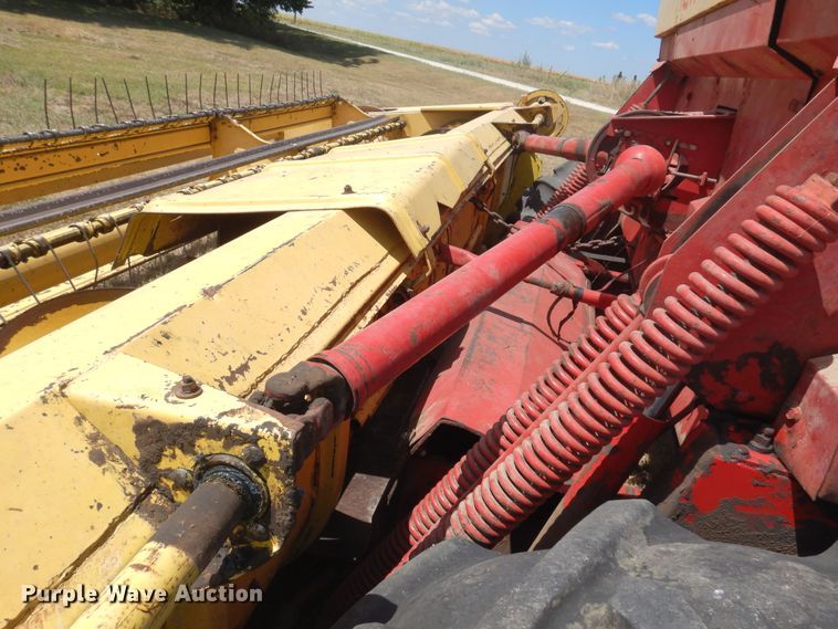 image for item DB7832 New Holland 1112  windrower