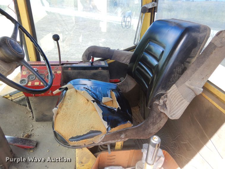 image for item DB7832 New Holland 1112  windrower