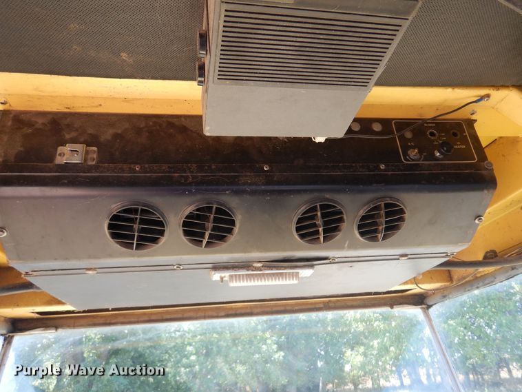 image for item DB7832 New Holland 1112  windrower