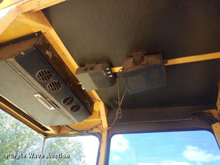 image for item DB7832 New Holland 1112  windrower