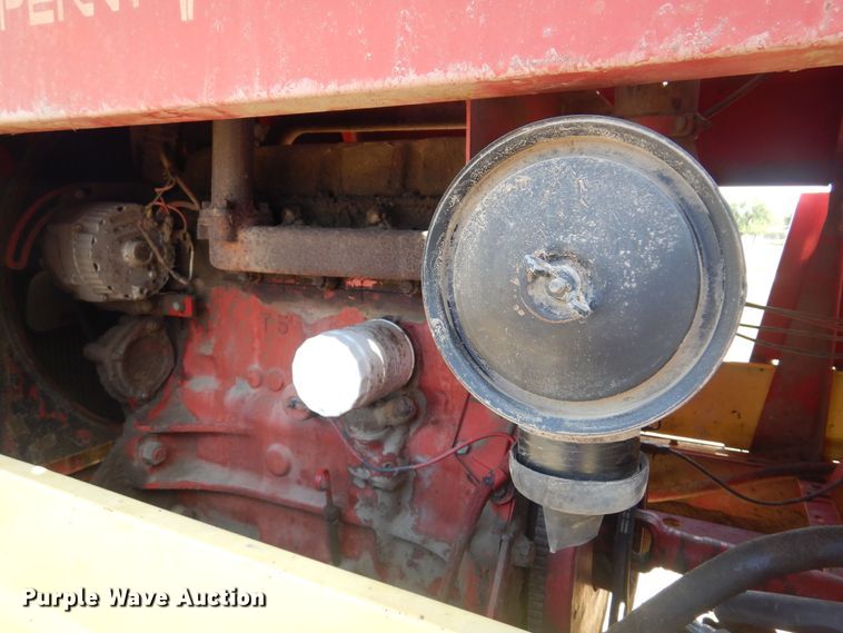 image for item DB7832 New Holland 1112  windrower