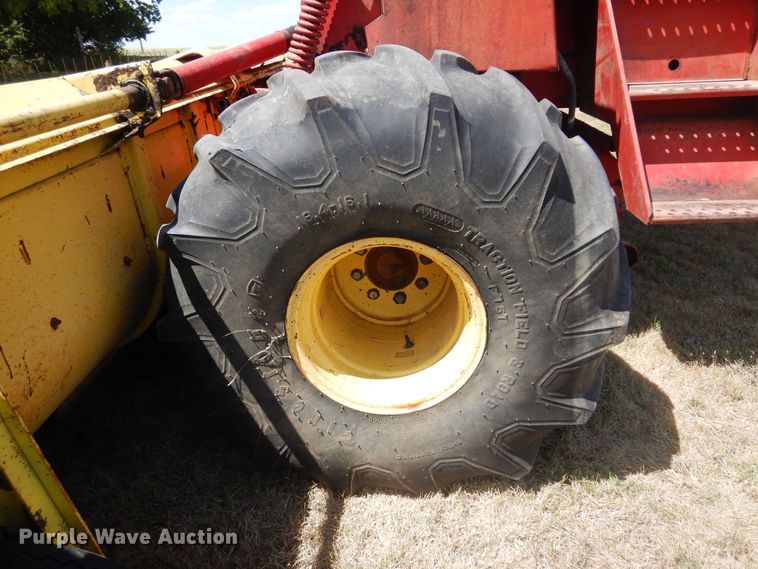 image for item DB7832 New Holland 1112  windrower