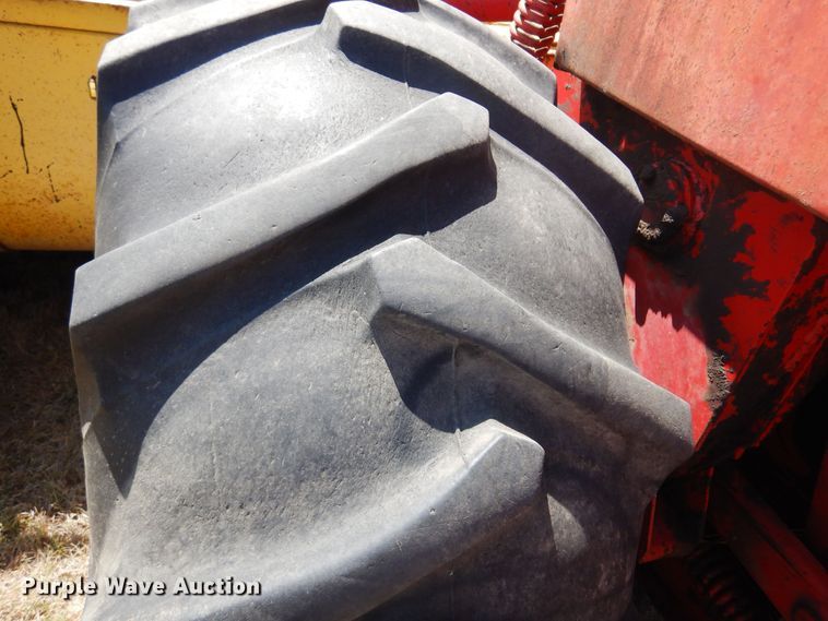 image for item DB7832 New Holland 1112  windrower