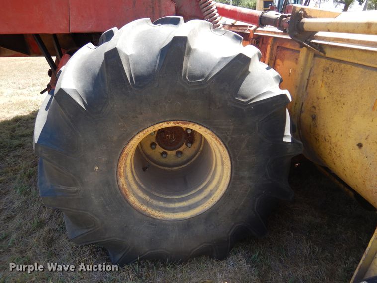 image for item DB7832 New Holland 1112  windrower