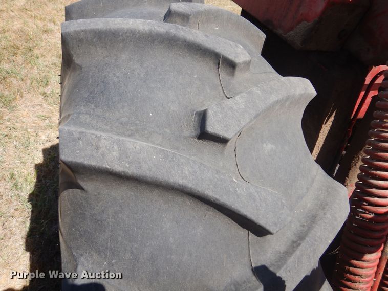 image for item DB7832 New Holland 1112  windrower