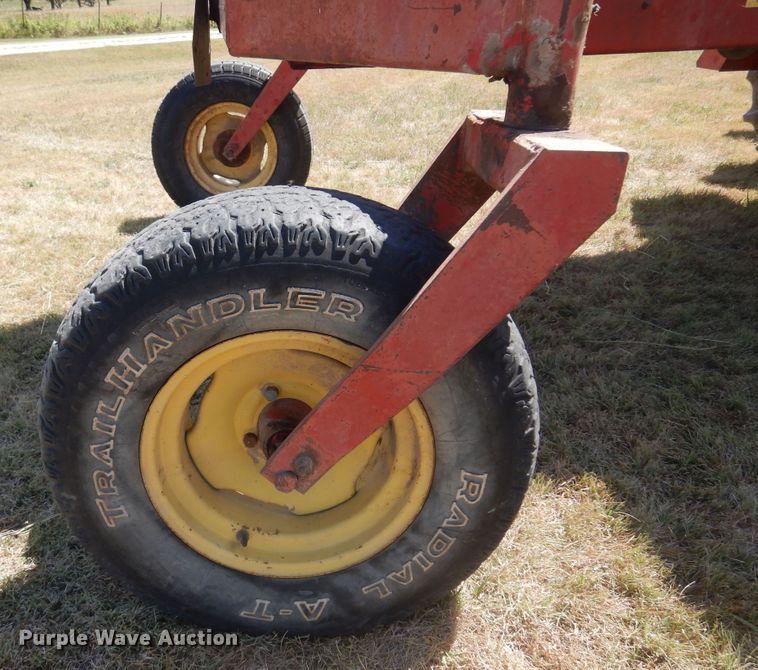 image for item DB7832 New Holland 1112  windrower