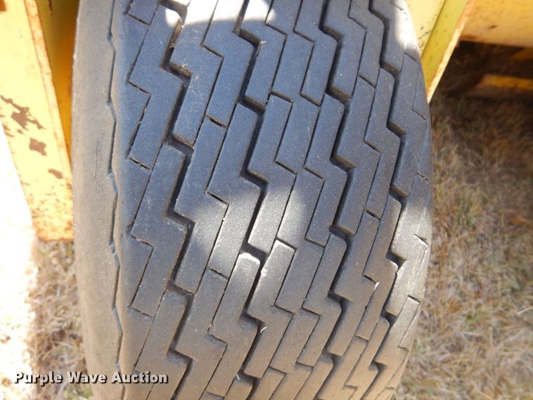 image for item DB7832 New Holland 1112  windrower