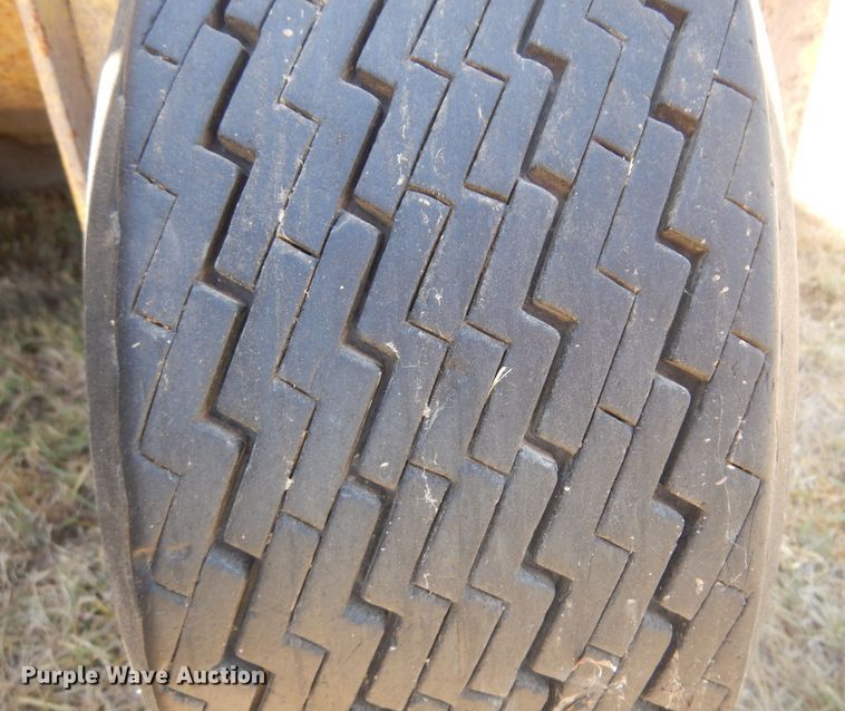 image for item DB7832 New Holland 1112  windrower