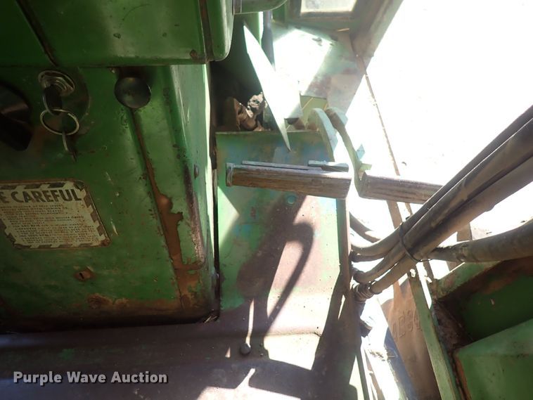 image for item DF8346 1962 John Deere 4010  tractor