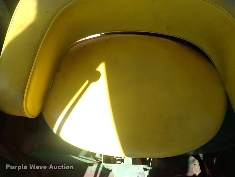 image for item DF8346 1962 John Deere 4010  tractor