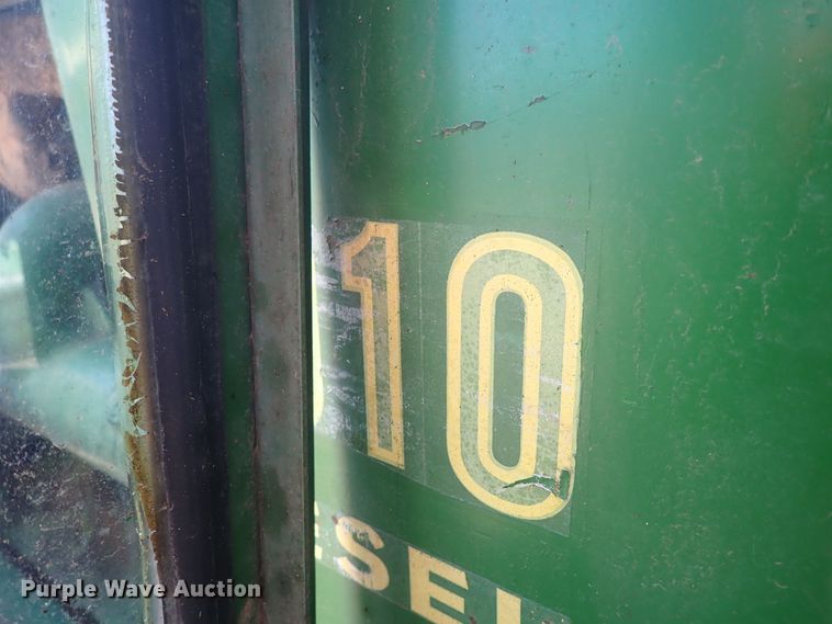 image for item DF8346 1962 John Deere 4010  tractor