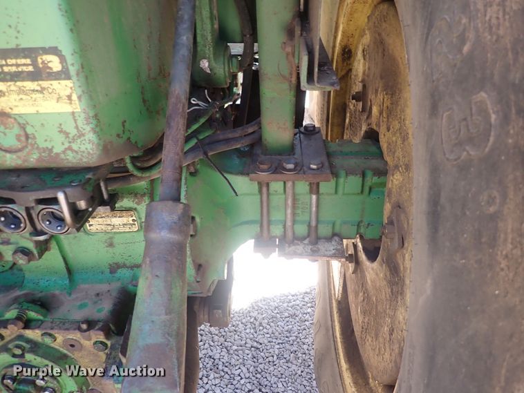 image for item DF8346 1962 John Deere 4010  tractor