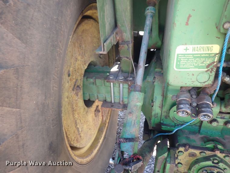 image for item DF8346 1962 John Deere 4010  tractor