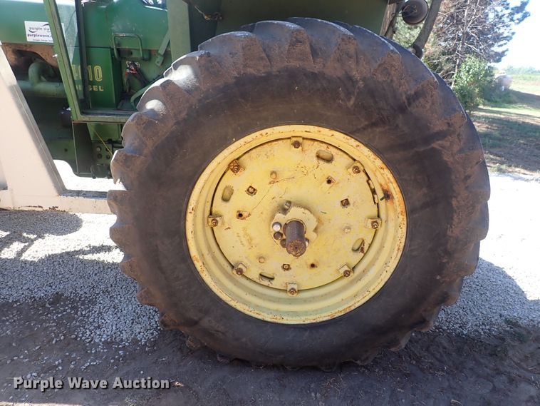 image for item DF8346 1962 John Deere 4010  tractor