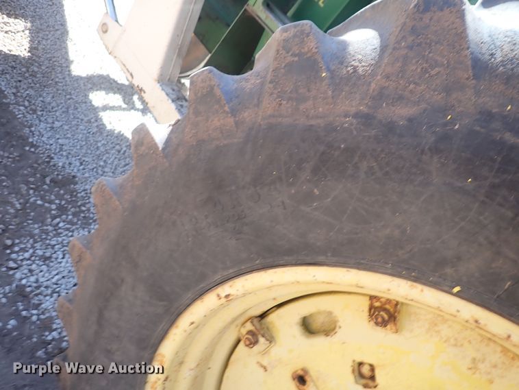 image for item DF8346 1962 John Deere 4010  tractor