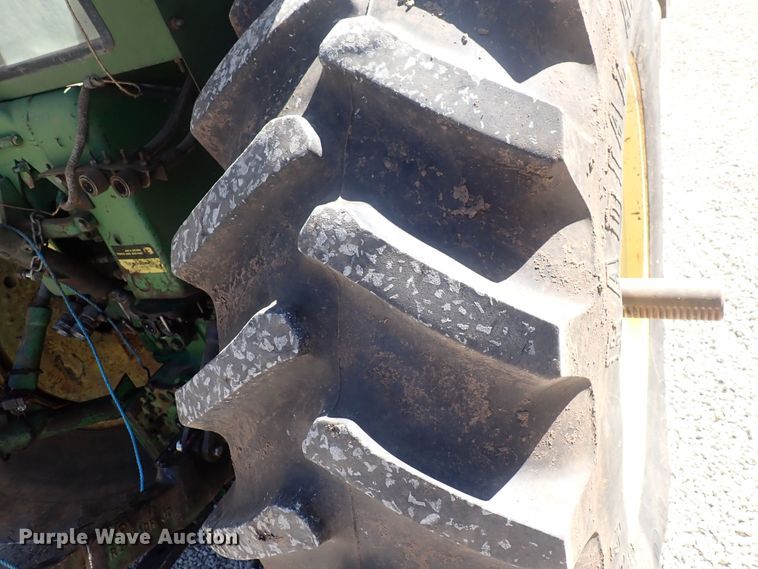 image for item DF8346 1962 John Deere 4010  tractor