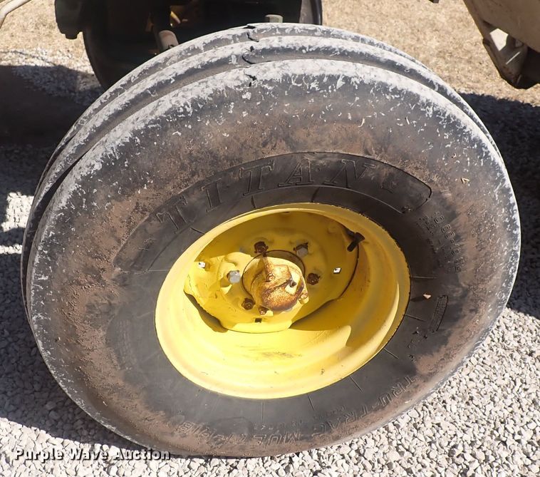 image for item DF8346 1962 John Deere 4010  tractor