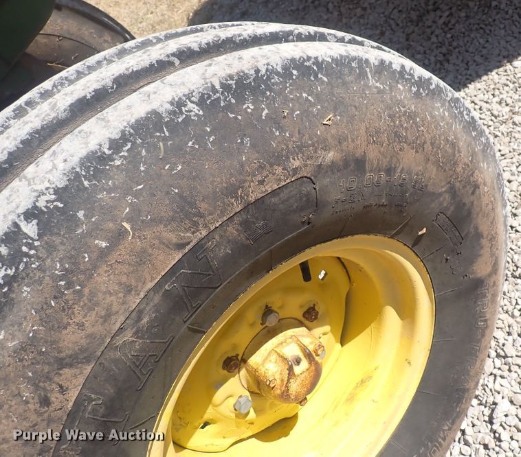 image for item DF8346 1962 John Deere 4010  tractor