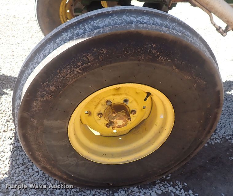 image for item DF8346 1962 John Deere 4010  tractor