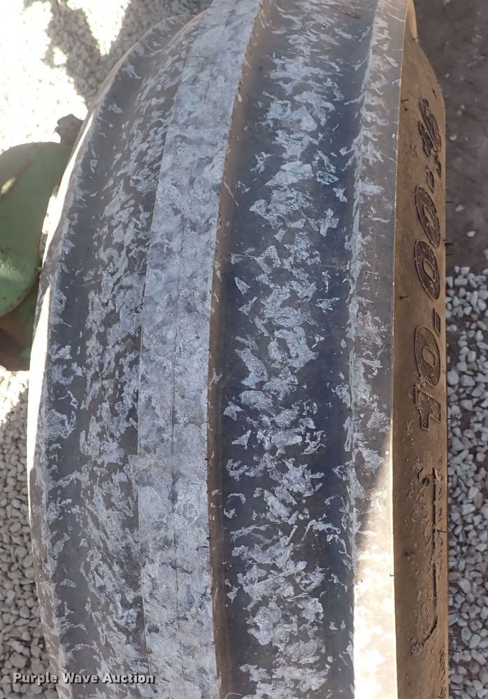 image for item DF8346 1962 John Deere 4010  tractor