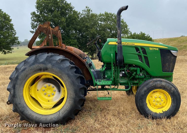 image for item DK6403 2016 John Deere 5075E  tractor