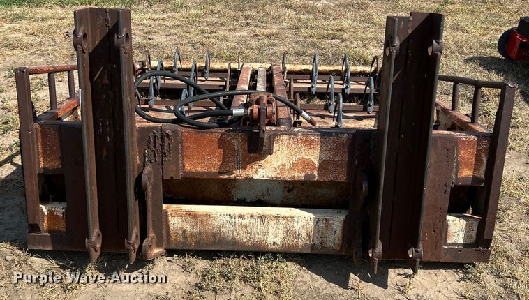 image for item DK7098 Bale accumulator grapple