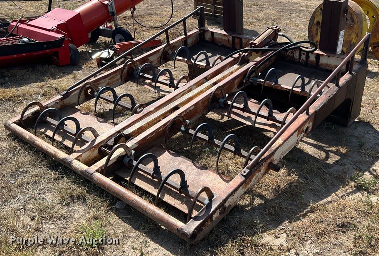 image for item DK7098 Bale accumulator grapple