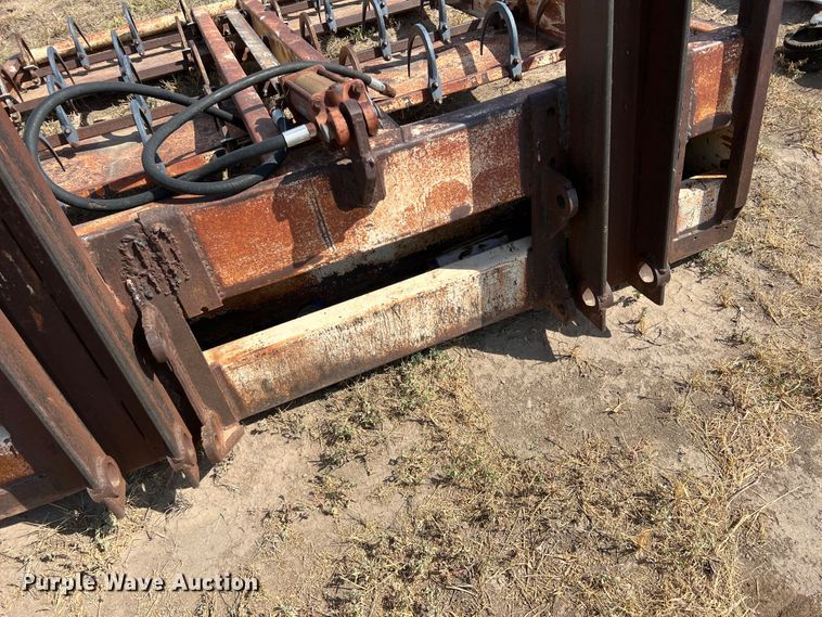 image for item DK7098 Bale accumulator grapple