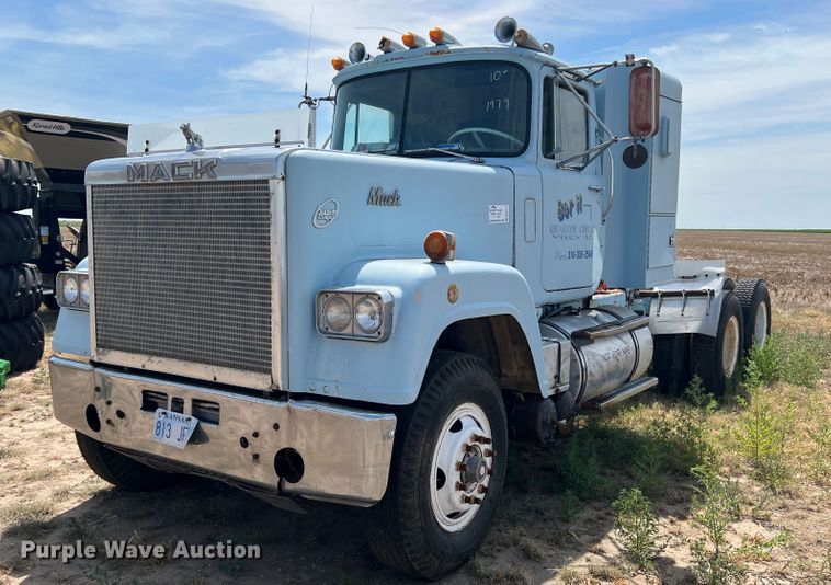 image for item DK7117 1979 Mack RWS754LST  semi truck