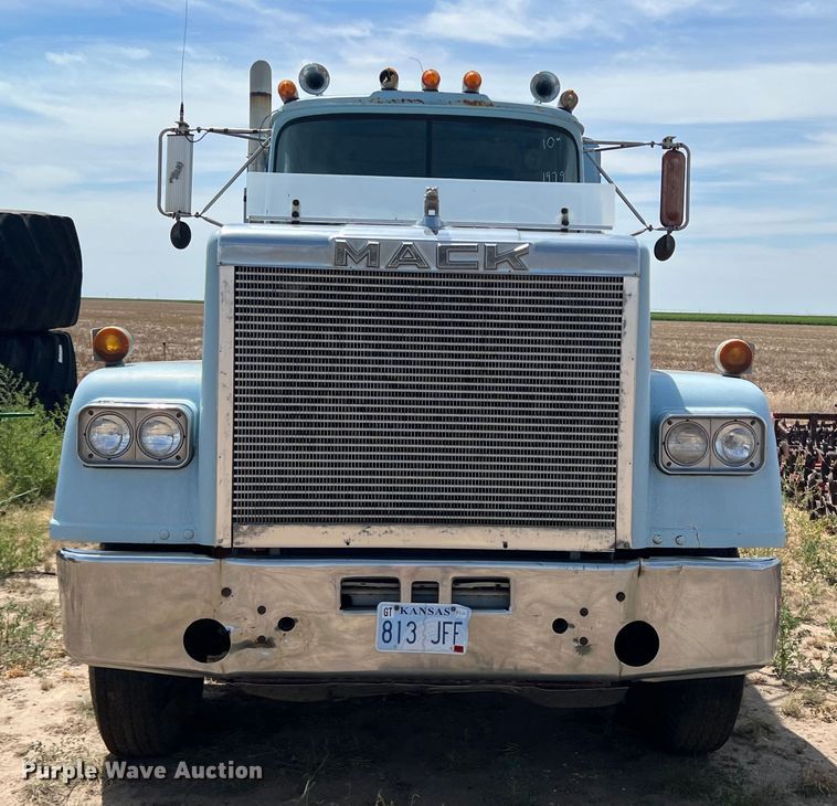 image for item DK7117 1979 Mack RWS754LST  semi truck