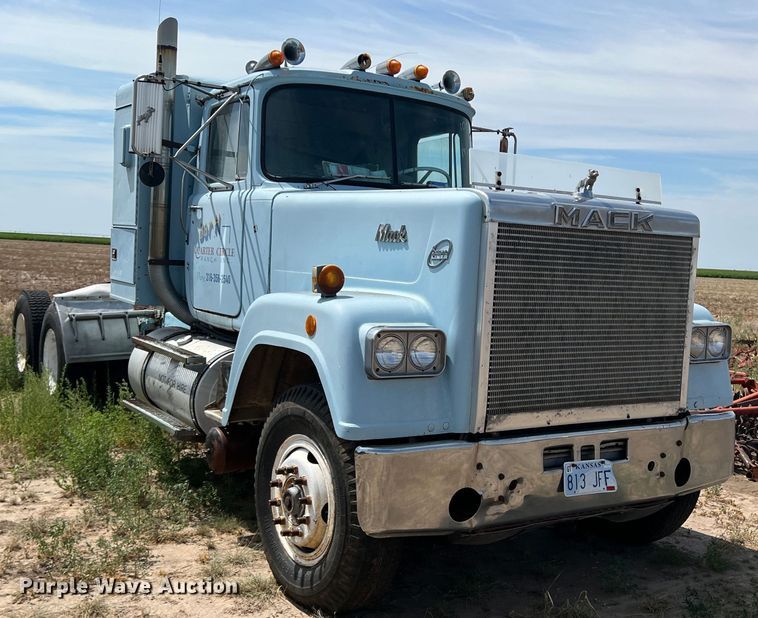 image for item DK7117 1979 Mack RWS754LST  semi truck