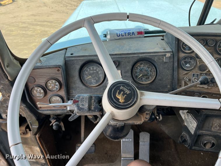 image for item DK7117 1979 Mack RWS754LST  semi truck