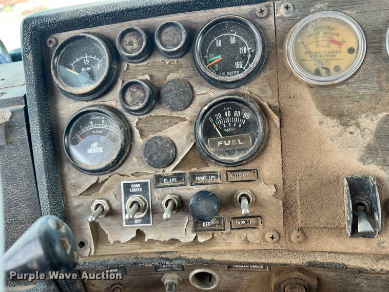 image for item DK7117 1979 Mack RWS754LST  semi truck