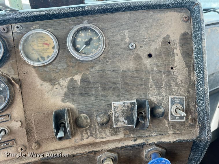 image for item DK7117 1979 Mack RWS754LST  semi truck